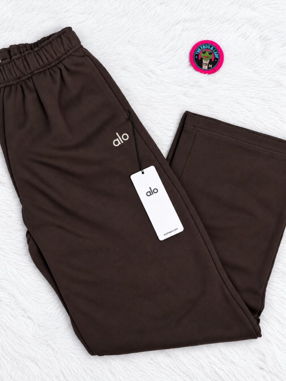 ALO Yoga Unisex Accolade Sweatshirt & Straight Leg Sweatpant Set Espresso M NWT - Picture 7 of 11